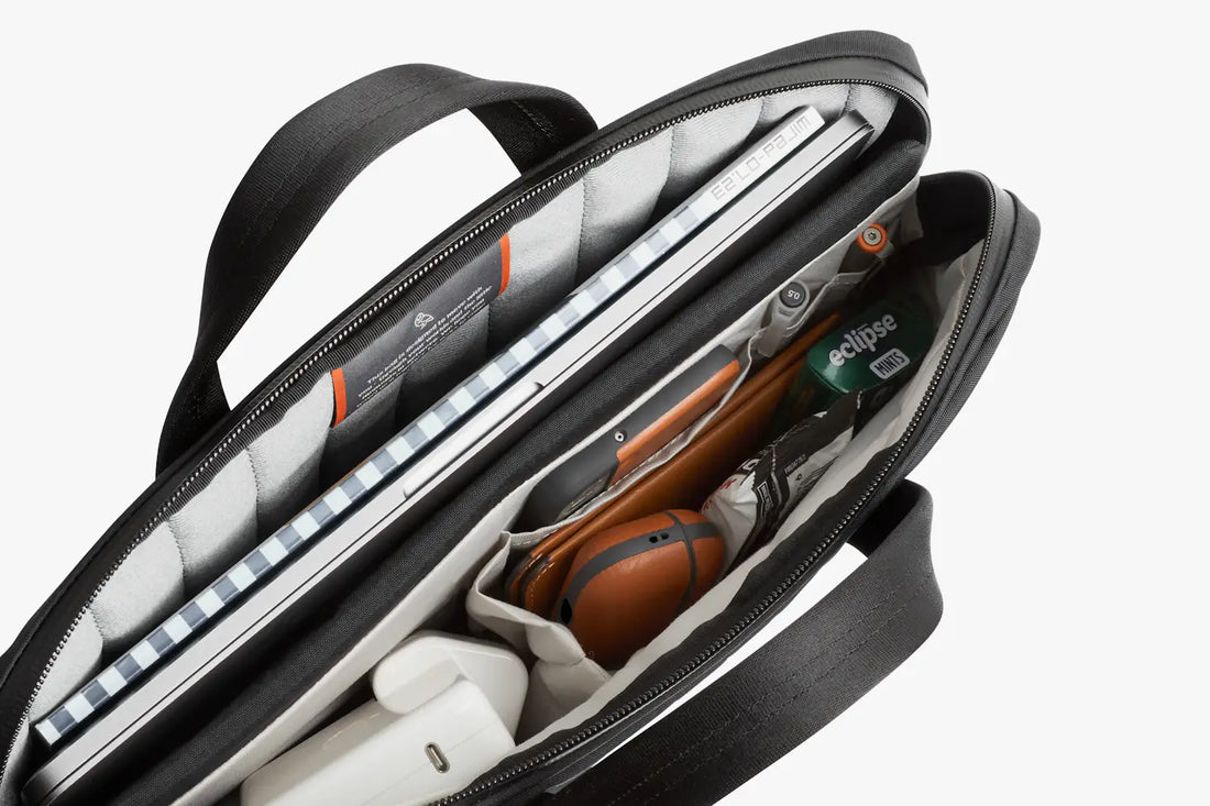 Bellroy Tokyo Laptop Bag (dunne 14-inch laptop tas, koerierstas) - Raven Bellroy Tokyo Laptop Bag (dunne 14-inch laptop tas, koerierstas) - Raven