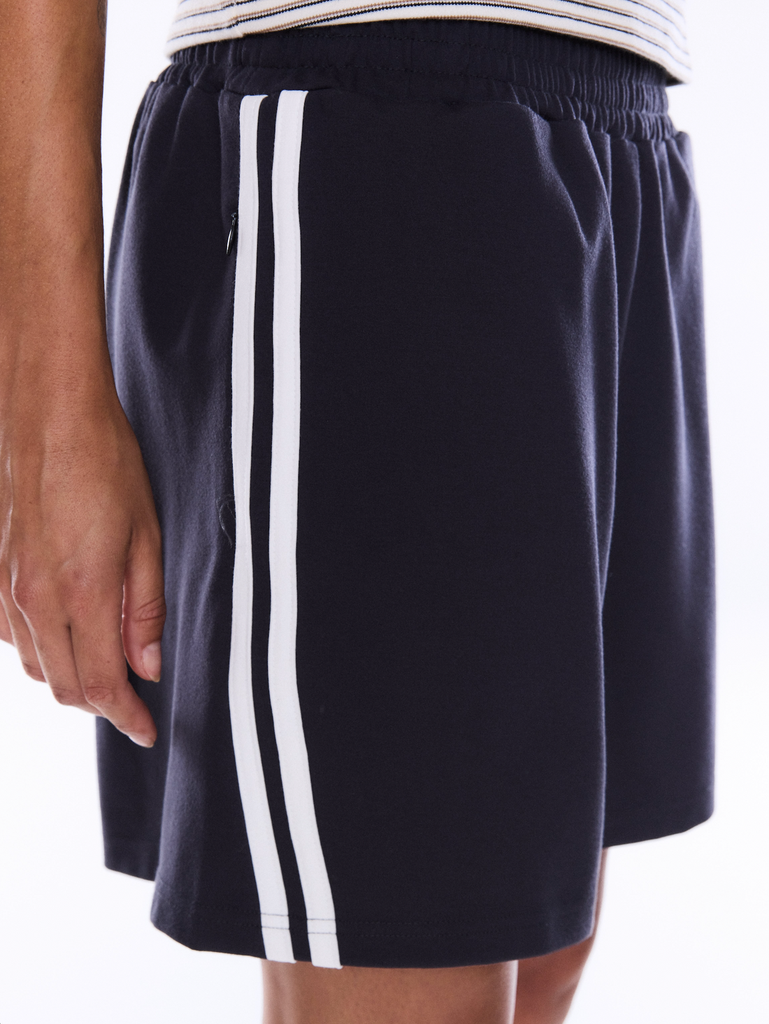 Ena Pelly Valentina Stripe Short - Charcoal