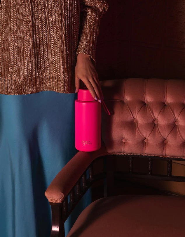 Frank Green Ceramic Reusable Bottle 34oz/1000ml - Neon Pink